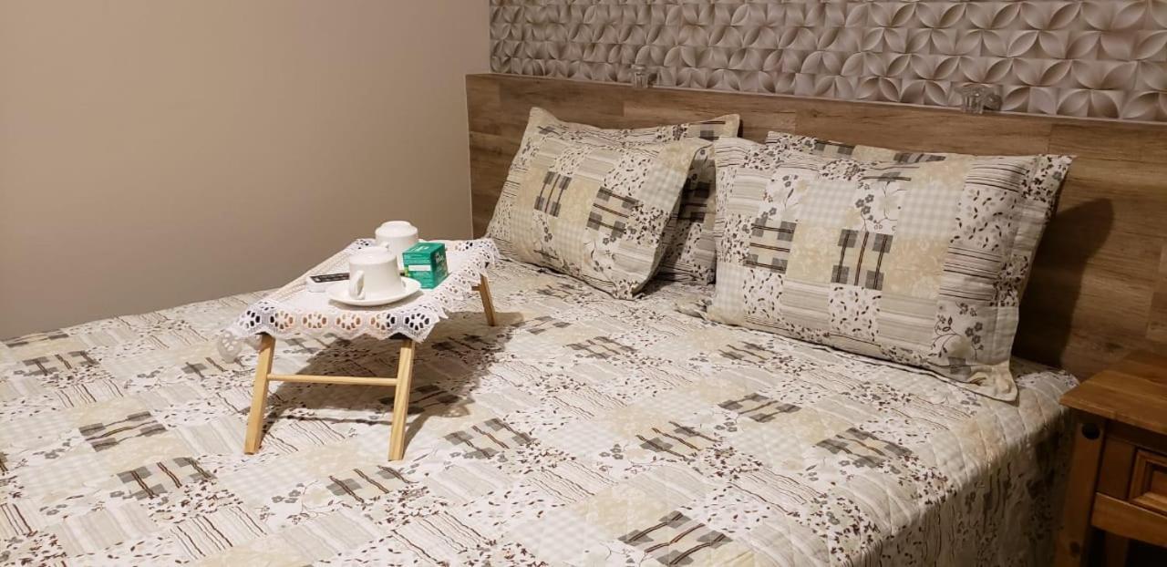 Suites Ambiente Familiar -Prox Do Thermas Águas de São Pedro 객실 사진